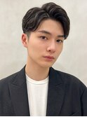 暗髪ニュアンスパーマ爽やかアップバング清潔感ツーブロック