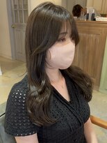 サンバイセライロ 千葉(SAN. by celilo)&nbsp;韓国くびれセミロング×オリーブベージュ【佐藤詩門】