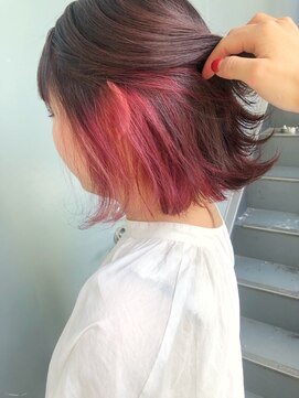 アネラ(Anela) インナーカラーピンク　切りっぱなし外はねボブ【平井】