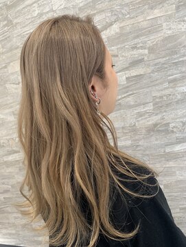 ジル(JILL) イルミナミルクティーベージュ