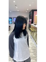 アマンドール(Aman D'or)&nbsp;かわいい顔周りレイヤーカット&ブルーブラック♪（内藤）