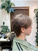 ミルクティーグレージュ×フェザーショート