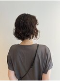 雨も湿気も怖くない大人のパーマスタイル