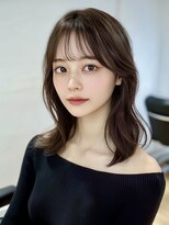 シア(XIA)&nbsp;顔まわりレイヤー/韓国風/アッシュブラウン/くびれミディ/金山