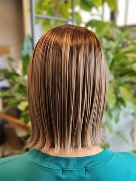 大人上品な筋感バレイヤージュ×外ハネストレート[成田/富里]