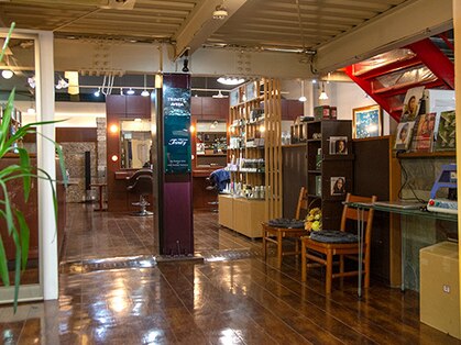 トリニティプラス アヴェダ(TRINITY+ AVEDA)の写真