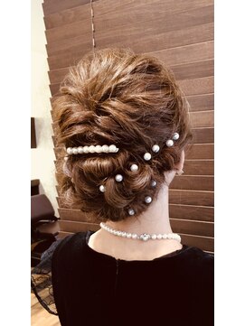 サンロード 草薙(SUNRHODES) ゆるふわパーティーヘアアレンジ