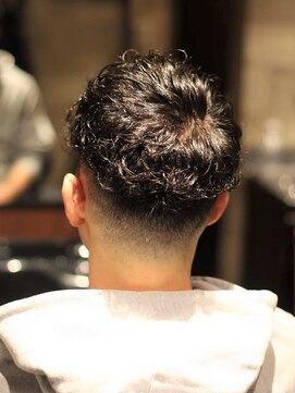 キングスマン トウキョウ(KINGSMAN TOKYO) 束感/ハイライト/波巻き/マッシュパーマ<理容室><多摩センター>