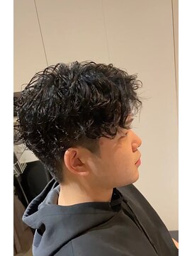 ガニメデ(GANYMEDE) メンズツーブロックマッシュスパイラルパーマ<都島>