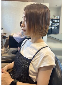 リリィエモ(Lily emo) 切りっぱなしボブ