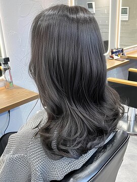 クラン 岡本(Chlan) うるツヤ☆ブルーグレージュ×ゆるふわミディ