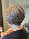 白髪ぼかし　大人ショート