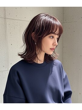 エイチ ウルフカット 大阪梅田(811) ミルクティーベージュウルフパーマミディアムヘア50代髪型