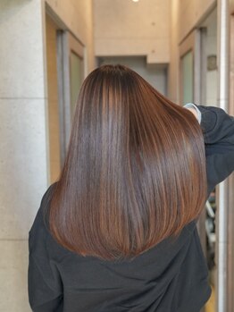 令和の縮毛矯正は「不自然にならない」「ダメージを感じない」「長時間かからない」ぜひ一度体験を。