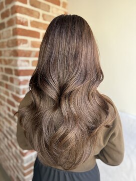 エニー 栄(Any) 韓国レイヤー×ベージュ