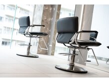 ダダ 渋谷(D.D.)の雰囲気（施術面2/お客様との距離が気にならない余裕を持った広さ）