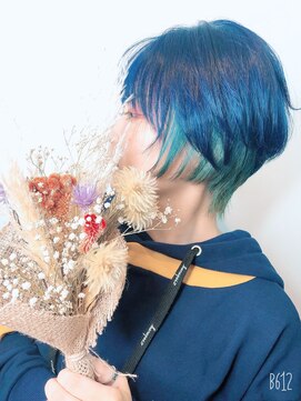 シーデン(C-den) 最新ウルフ×派手髪インナーカラー×ブリーチ×ブルー×オリーブ