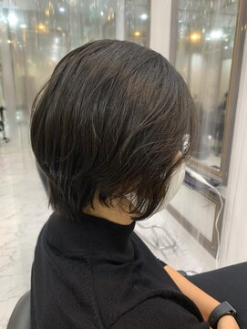 エスカーラ 表参道(THE ESCALA) 黒髪クールショートスタイル【タビラマユミ】