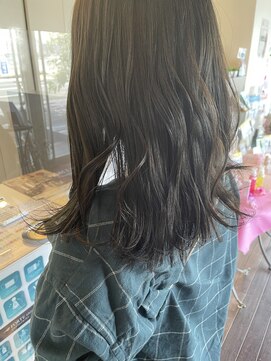 フォルテ 草薙店 透明感◎カーキアッシュ