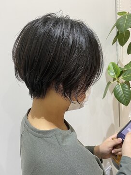 セラ(SERA) エアーストレート【髪質改善】大人可愛い前下がりくびれショート