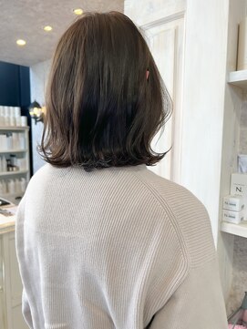 キャアリー(Caary) 福山市美容室Caary人気  くすみ切りっぱなしボブ ぱつんとボブ