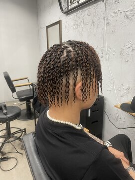 ワン(ONE) スキンフェード+針金パーマ