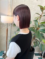 ノエ(noe) 切りっぱなしボブ×カシスレッド