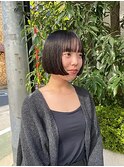 小顔で可愛いショートボブ/前髪あり/黒髪