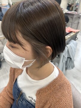 アップル(APPLE) ショートボブ☆イヤリングカラーベージュ