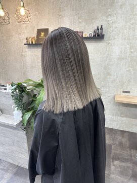 エピ(epi) 切りっぱなしボブ/ホワイトバレイヤージュ【喜連瓜破】