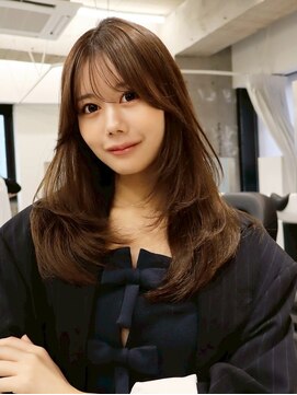 メラク(Merak) 落ち着き感×抜け感の大人レイヤー