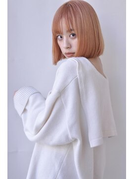 トリッカ 代官山(tricca) ケアブリーチピンクベージュ 艶ボブ