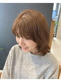 くびれ外ハネヘア