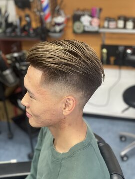 バーバーショップ エイチツー(BARBERSHOP H2) スキンフェード