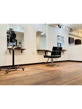 【早稲田通り沿い★中野】1席のみのプライベート空間。ハイキャリアのスタイリストがマンツーマンでご担当!