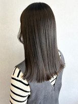 ミュラ(mulah)&nbsp;透明感ダークカラーオリーブグレージュ＊外ハネセミロング