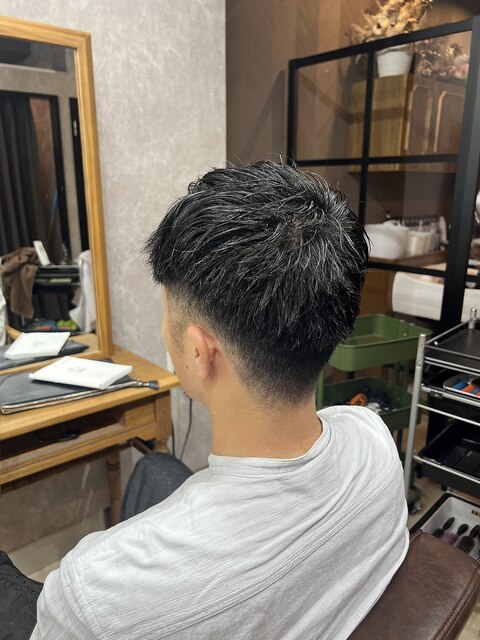 ［ヘアーも衣替え！さっぱりカットで暑い季節を迎えませんか？］