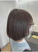 大人可愛いアッシュブラウン透明感カラー小顔ボブ丸みショート