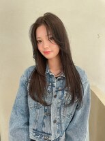 スニュウ(snuw)&nbsp;【snuw mina】レイヤーカット/顔まわりカット/透明感カラー/伏見