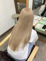 ガルボ ヘアー(garbo hair) ブリーチ 10代 20代 ハイトーン ミルクティーベージュ 艶髪