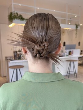 カシェ シモムラ(Cashe'e SHIMOMURA) カチモリヘア