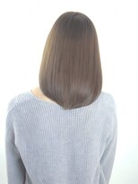 ウォーターリリー(Water Lily)&nbsp;自然な内巻きのツヤ髪ストレートで美フォルムミディ