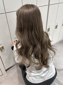 ラルムバイシー 新宿(LARME by Sea) ダブルカラー柔らかめくすみ感UPのミルキーグレージュ(岡崎)