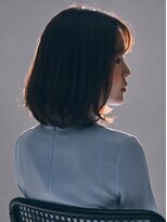キヴィ(kivi)&nbsp;透明感イルミナカラー×大人ショートボブ 白髪ぼかし