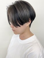 モリオフロムロンドン 原宿本店(morio from London)&nbsp;前下がりショート　グレージュ　センターパート　透明感カラー