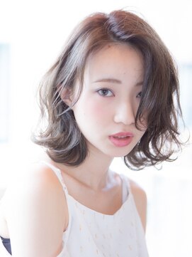 ウラロージュ(uraloge) ナチュラルなカールがポイントのレイヤーボブ