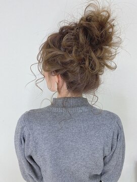 クラウン ヘアー(CLOWN hair) おだんごアレンジ