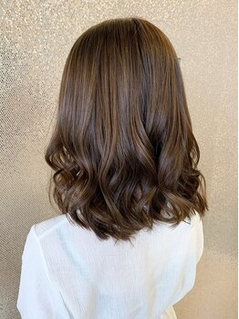 ヘアメイク マリアアンドコー KKRホテル博多店(MARIA&Co)の写真/【おかげさまで3周年☆】【駐車場完備★薬院大通駅3分】大人女性の理想を叶える！透明感溢れるカラーに♪