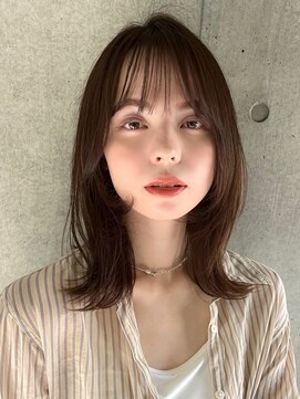 ガーデンヨコハマ(GARDEN YOKOHAMA) ミディアム顔周りレイヤーホワイトグレージュチェリーブラウン