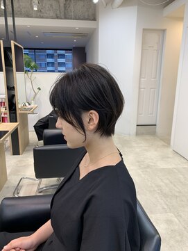 イヴォークトーキョーオーサカ(EVOKE TOKYO osaka) くびれショートボブ